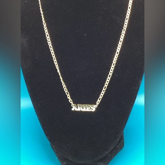 ⭐️Aries Zodiac Nameplate 14k Gold Figaro Chain Necklace 🌙 - Picture 12 of 14